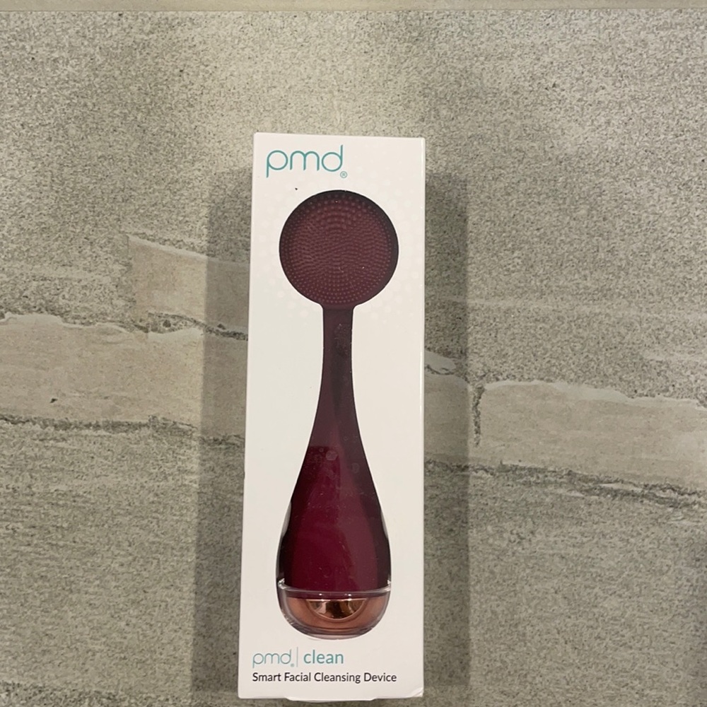 NWT PMD smart facial cleansing device